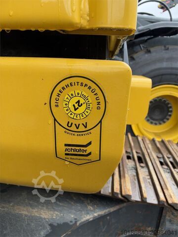 Komatsu PC210LC-11 Komatsu PC210LC-11