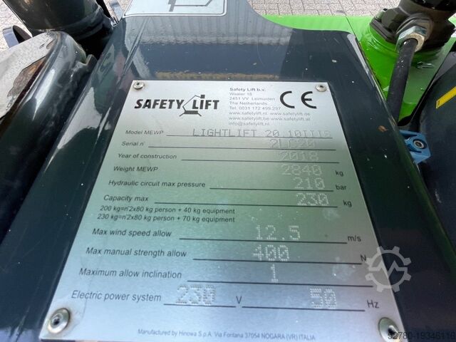 Plataforma de trabalho telescópica articulada Hinowa Lightlift 20.10 IIIS