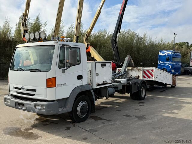 System ramion hakowych Nissan Atleon 210 12t HAAKSYSTEEM