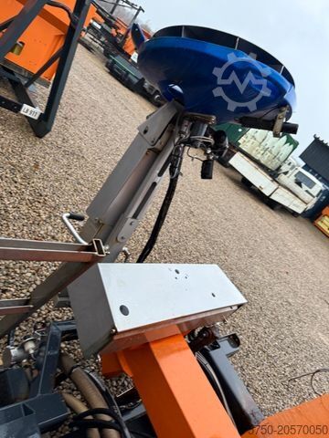 Haakarm vrachtwagen SCHMIDT Edelstahl Salzstreuer S80-42 8 cbm Winterdienst