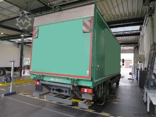 Samochód ciężarowy typu furgon MERCEDES-BENZ Atego 1524 L 7.2 m Koffer LBW2t Seitentür Kamera