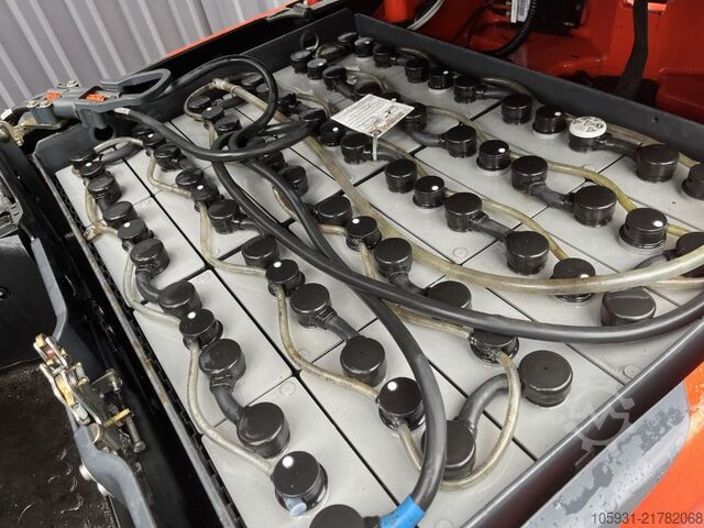 Elektryczny wózek widłowy 3 kołowy Linde E16-02