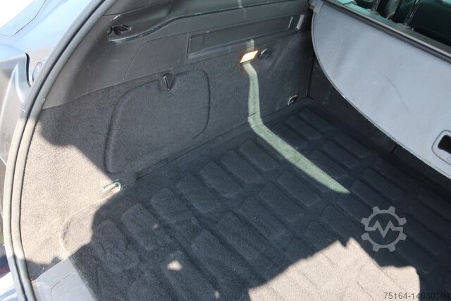 Minibus Opel Astra Sports Tourer +