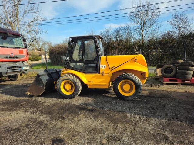 Teleskopický nakladač JCB 520/50