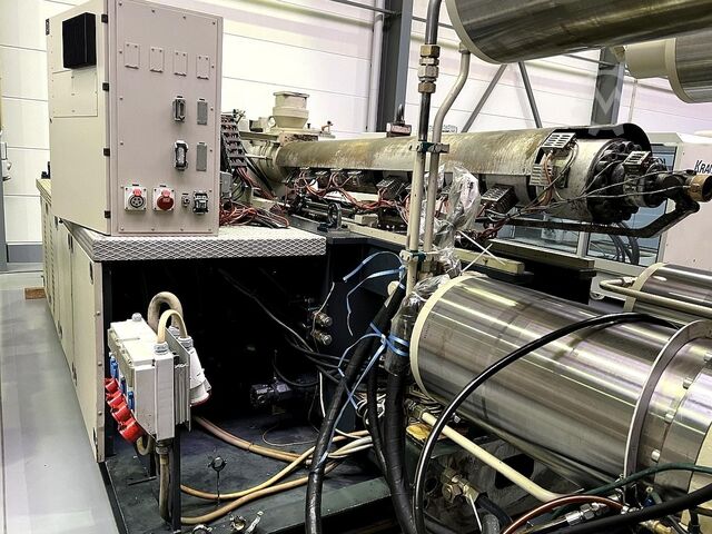 Enjeksiyonlu kalıp makinası KraussMaffei KM 650 - 8000 CM
