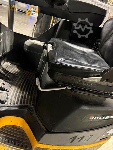 Schubmaststapler Jungheinrich ETV 216i