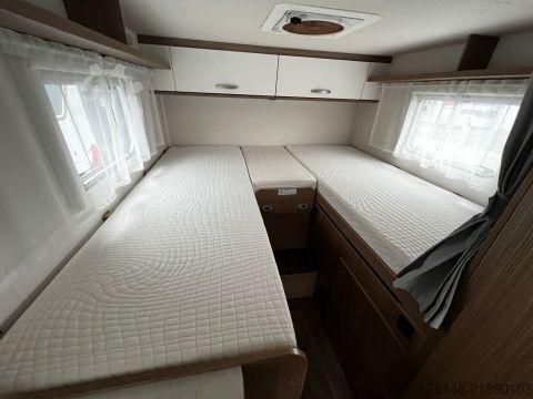 Semi-integrated camper Carado VAN V337 Europa Edition