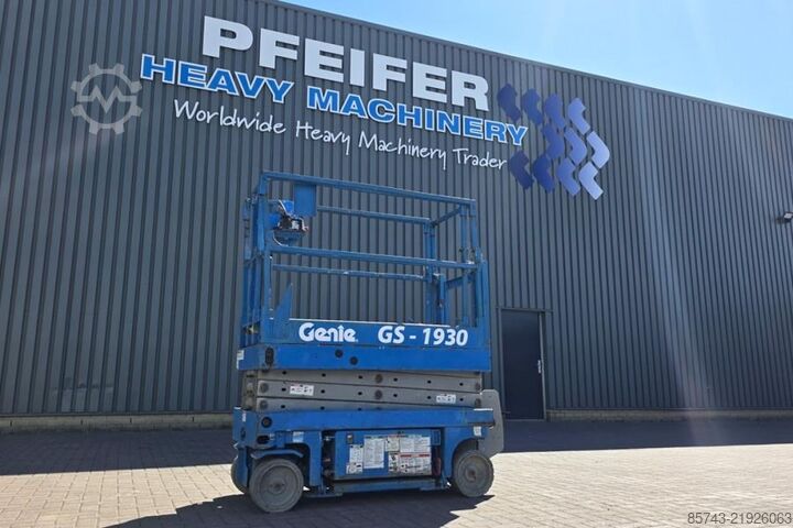 Scherenhebebühne Genie GS1930 Electric, Working Height 7.8 m, 227kg Capac