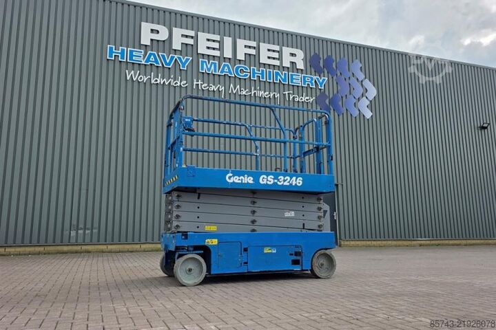 Scherenhebebühne Genie GS3246 Electric, Working Height 11.75 m, 318kg Cap