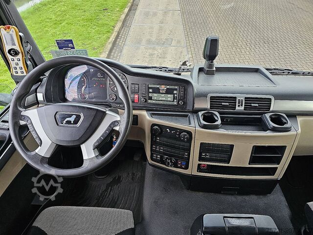 Containertransport (portaalarmsysteem) M.A.N. 26.460 TGS MEILLER AK 16 NT