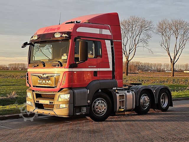 Padrão-SZM MAN 26.440 TGS LX 6X2-2 BLS 554TKM