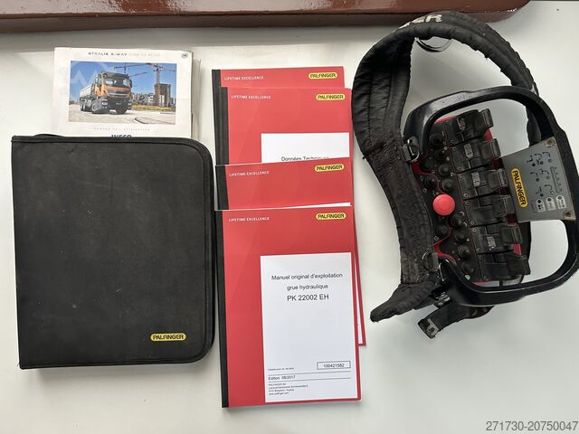 Düz kasa kamyon Iveco X-WAY 360 6X4/PALFINGER PK.22002 + FUNK