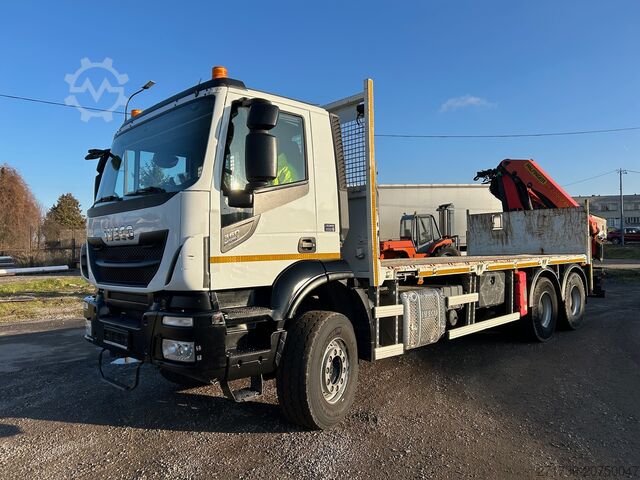 Düz kasa kamyon Iveco X-WAY 360 6X4/PALFINGER PK.22002 + FUNK