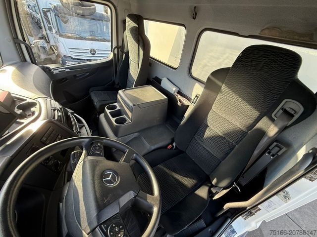 Flatbed truck MERCEDES-BENZ ATEGO 1523 L Pritsche 6,10 m*NL 10,3 T*2 X AHK