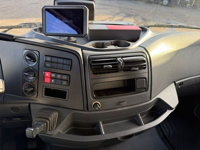 Flatbed truck MERCEDES-BENZ ATEGO 1523 L Pritsche 6,10 m*NL 10,3 T*2 X AHK