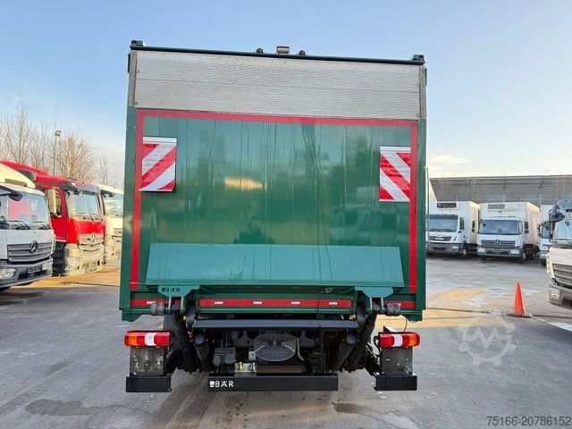 Samochód do przewozu napojów MERCEDES-BENZ ANTOS 2532 L Getränkekoffer 7,40 m LBW 3 T*LENK