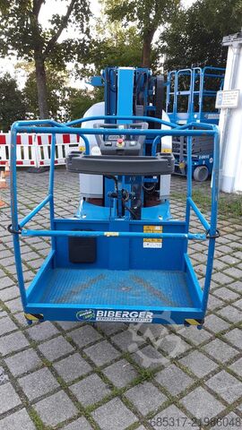 Platformă de ridicare cu catarg vertical JLG Toucan 12E+