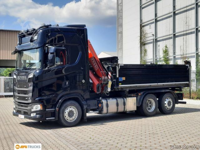 Camion-benne tricar SCANIA S 660 V8 6X2*4 Kipper Kran Lenkachse Retarder