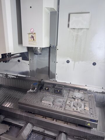 Vertical machining center Deckel Maho DMC 835V
