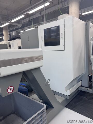 Vertical machining center Deckel Maho DMC 835V