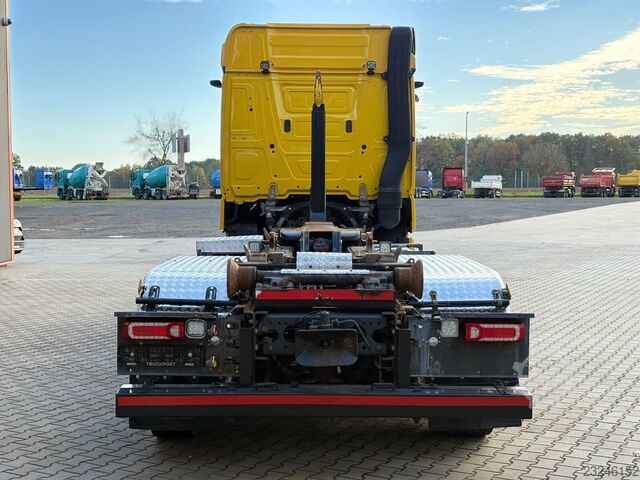 Φορτηγό γερανός roll-off MERCEDES-BENZ Actros 2551 Abrollkipper Hyva