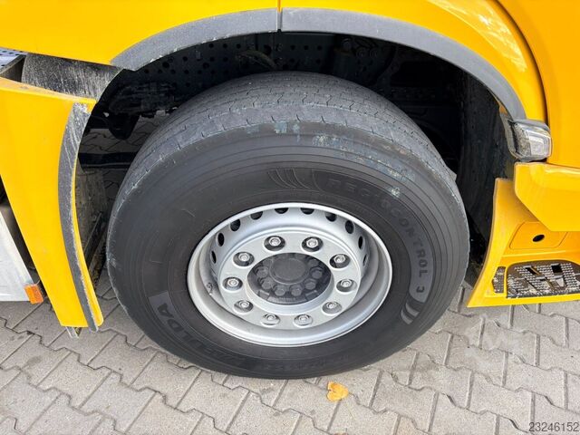 Kamion s kipom s pomičnim kontejnerom MERCEDES-BENZ Actros 2551 Abrollkipper Hyva
