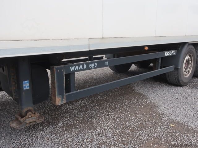 Chladírenský návěs Kögel SN24 Doppelstock Carrier Vector