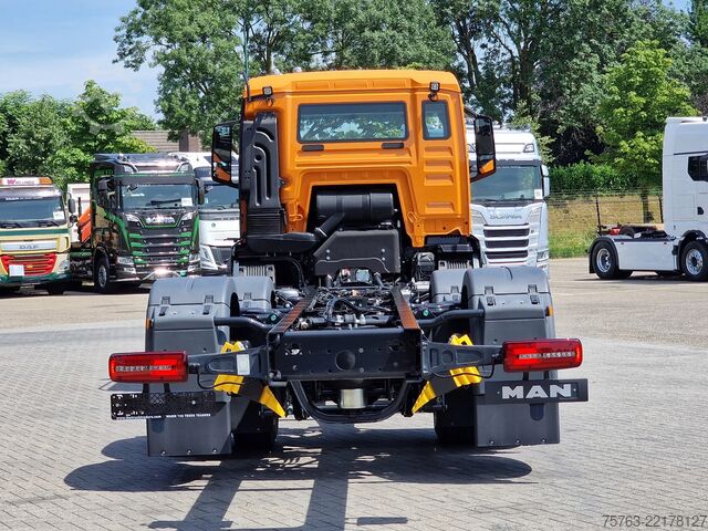 Chassis with cab MAN TGS 26.520 6x2*4 - NEW - PTO/Hydraulic - Retard...