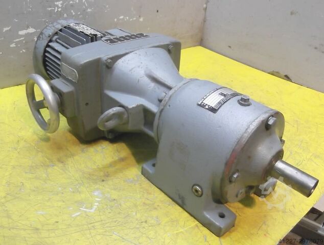 Instelbare tandwielmotor 0,37 kW 43-215 tpm SEW-EURODRIVE R40 / DF12DT71D-4