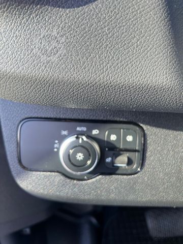 Dobozos furgon MERCEDES-BENZ Sprinter 314 AUTOMATIK NAVI TOTWINKEL KAMERA LED