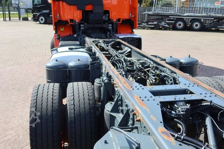 Chassi med hytt DAF CF 450 M4SN3