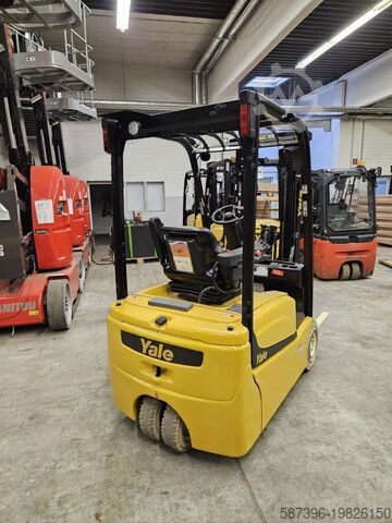 Elektrische vorkheftruck 3 wielen Yale ERP15VT SWB