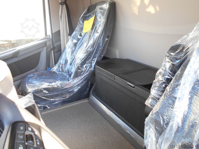 Camião porta-contentores de gancho DAF XF 530 8x4 - SCARRABILE TAM T40