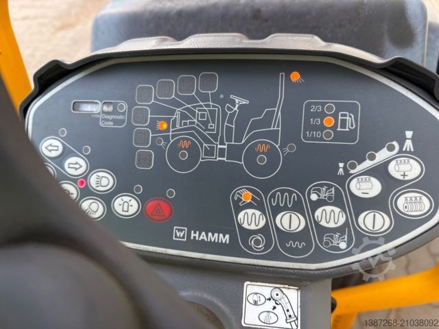 Enkelvoudige trommelwals HAMM HD10C VV / 2016 BJ / 589 Stunden