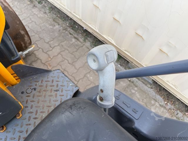 Enkelvoudige trommelwals HAMM HD10C VV / 2016 BJ / 589 Stunden