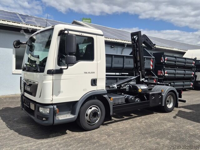 Kroklastbil man TGL 12.220 BL City Abrollkipper  AHK Euro 6