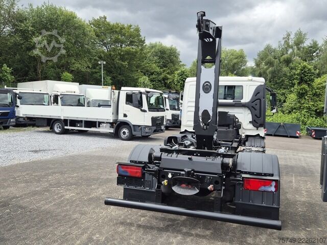 Kroklastbil man TGL 12.220 BL City Abrollkipper  AHK Euro 6