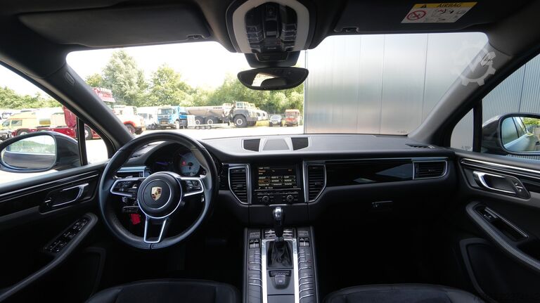 Transportul de călători PORSCHE MACAN S 3.0TDI