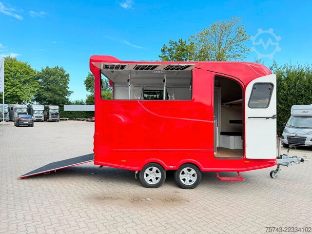 Rimorchio per trasporto cavalli  ANKA  3 Pferd3,5t  Pferdeanh. Wohn. Dusche