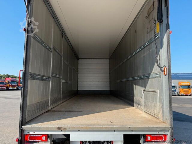 LKW mit Kofferaufbau MERCEDES-BENZ Actros 1832 4x2 Sideopening 8,0 m Alubox
