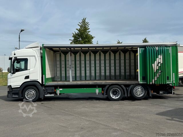 Içecek kamyonu SCANIA P 320 / LBW / 2 x AHK / LENKACHSE / 18 PAL
