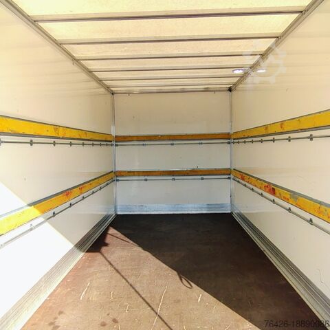 Furgonetka z platformą hydrauliczną Iveco Daily 35 160