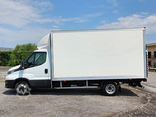 Furgonetka z platformą hydrauliczną Iveco Daily 35 160