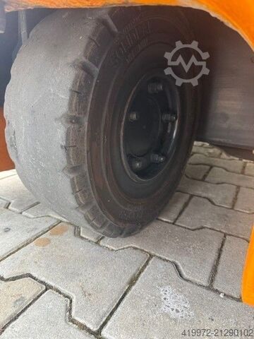 Electric 3-wheel forklift Still RX50-16