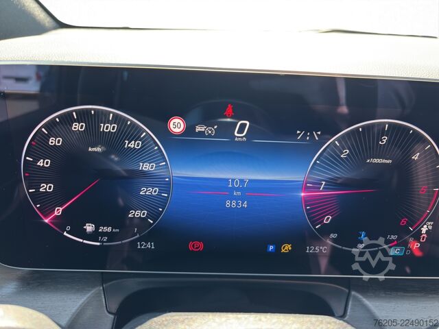 Minibus Mercedes-Benz V 250 d AVANTGARDE Lang 360 ACC AHK AUT Facelift