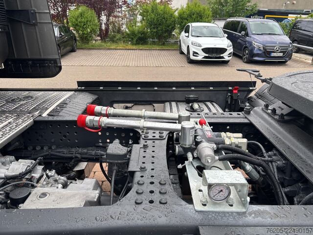 Standardowy ciągnik siodłowy Mercedes-Benz Actros 1853 LS 4x2 ***Top Ausstattung,***