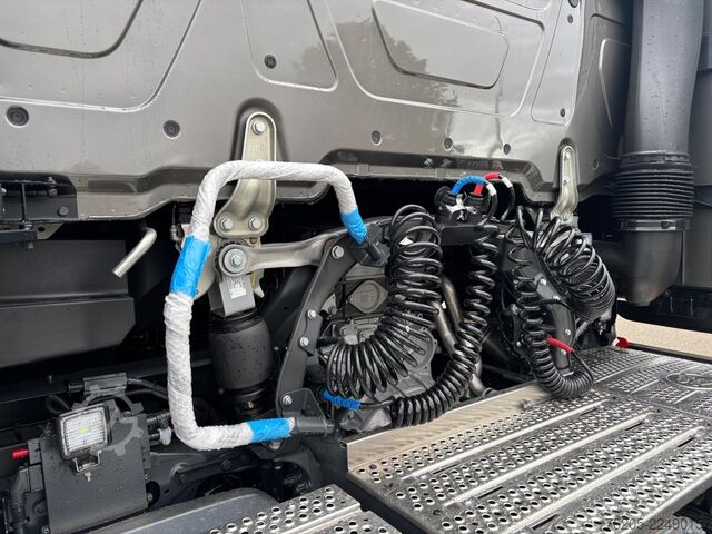 Standardowy ciągnik siodłowy Mercedes-Benz Actros 1853 LS 4x2 ***Top Ausstattung,***