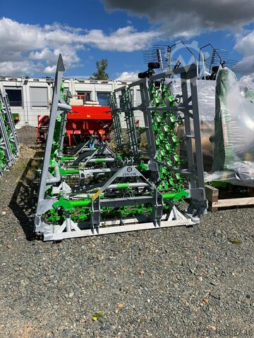 Andere eggen Wiesenschleppe 6m 4reihig