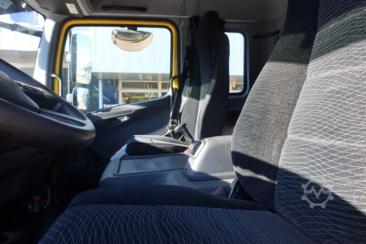 Autószállító Mercedes-Benz Atego 1221 L Takelwagen 6 Persoons