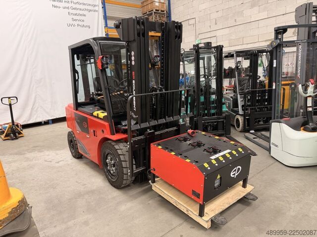 Elektrische vorkheftruck met 4 wielen EP EFL302X4